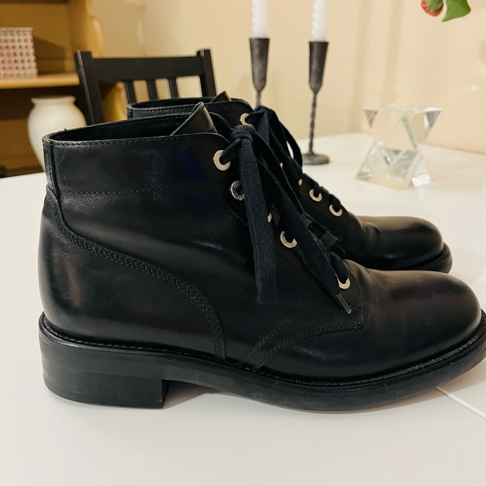 💯Authentic RARE Runway Featured Chanel Boots - Picture 4 of 5